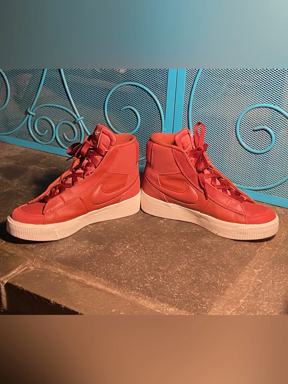 Adorable NWOT NIKE UK high top sneakers,terracotta leather,thick white sole, 8